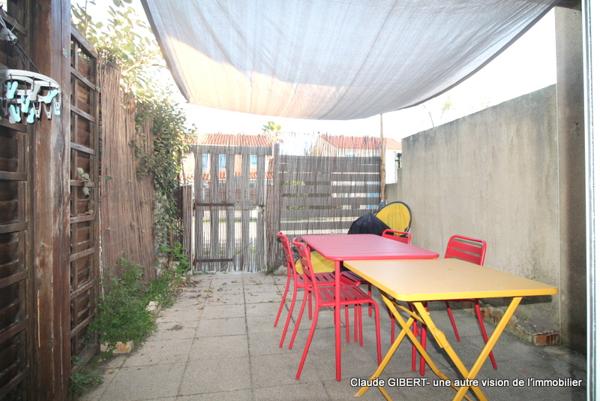 Frontignan (34110) Maison de plage T3 en R+1 avec jardin et place de stationnement à 30 mètres de la Mer à Frontignan-plage.