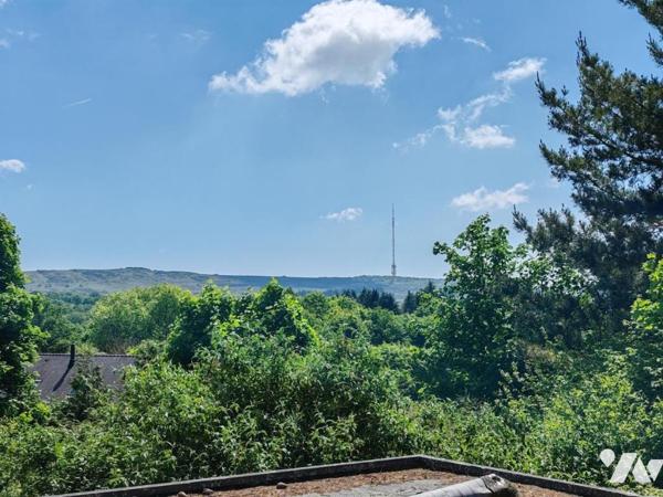 2411 - ANCIEN CENTRE PEDAGOGIQUE DE 600M² A RENOVER SUR UN TERRAIN ARBORE DE 1HA11A28CA