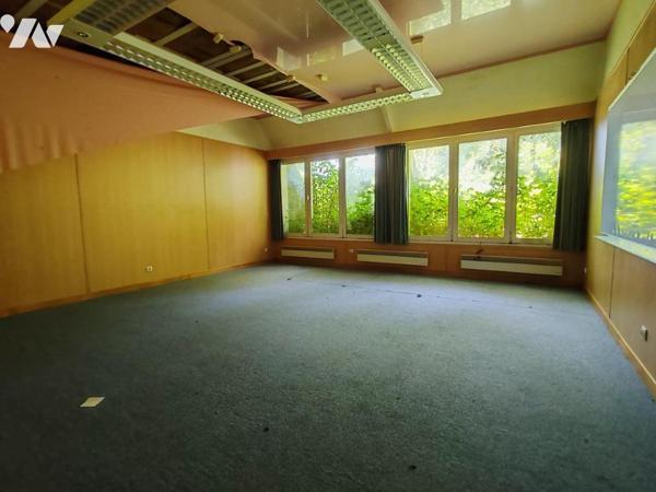 2411 - ANCIEN CENTRE PEDAGOGIQUE DE 600M² A RENOVER SUR UN TERRAIN ARBORE DE 1HA11A28CA