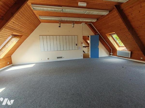 2411 - ANCIEN CENTRE PEDAGOGIQUE DE 600M² A RENOVER SUR UN TERRAIN ARBORE DE 1HA11A28CA