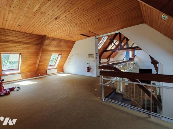 2411 - ANCIEN CENTRE PEDAGOGIQUE DE 600M² A RENOVER SUR UN TERRAIN ARBORE DE 1HA11A28CA