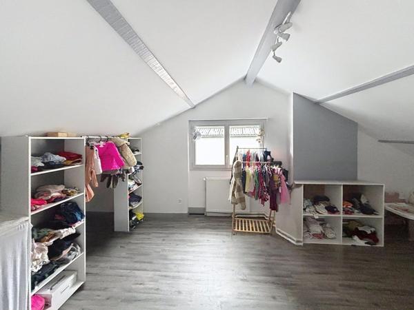 Maison de 150m2 avec 4 chambres + un T2 meublé loué.