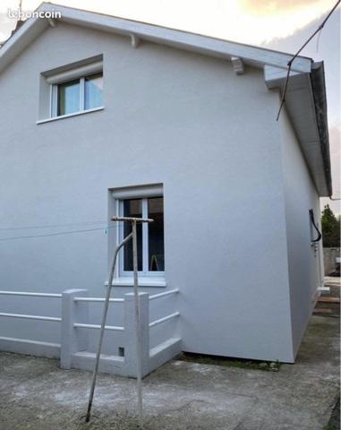 Maison de 150m2 avec 4 chambres + un T2 meublé loué.