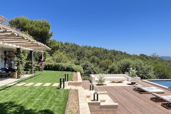 Maison à vendre  7 pièces - 370 m2 CAVALAIRE SUR MER - 83