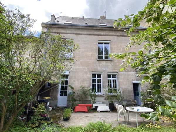 Saint Remi : Maison de ville de 9 pièces avec jardin 