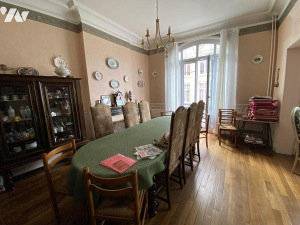 Saint Remi : Maison de ville de 9 pièces avec jardin 