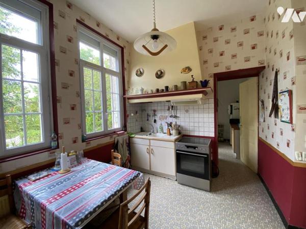 Saint Remi : Maison de ville de 9 pièces avec jardin 