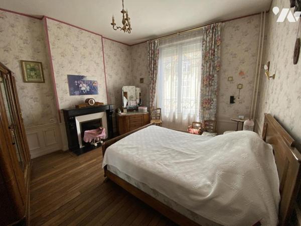 Saint Remi : Maison de ville de 9 pièces avec jardin 