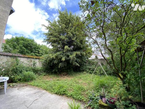 Saint Remi : Maison de ville de 9 pièces avec jardin 