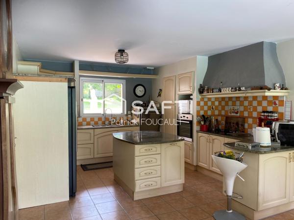 Maison de plain-pied, piscine + terrasse couverte