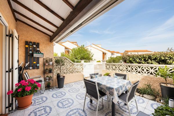 A vendre - Maison  Meublée - 2 Chambres - Terrasse - Piscine - Place de Parking - Accès Plage