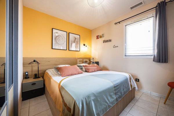 A vendre - Maison  Meublée - 2 Chambres - Terrasse - Piscine - Place de Parking - Accès Plage