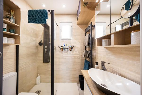 A vendre - Maison  Meublée - 2 Chambres - Terrasse - Piscine - Place de Parking - Accès Plage