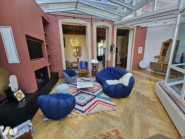 VIEUX-LILLE SUPERBE MAISON DE CARACTERE DU 17 EME AVEC JARDIN