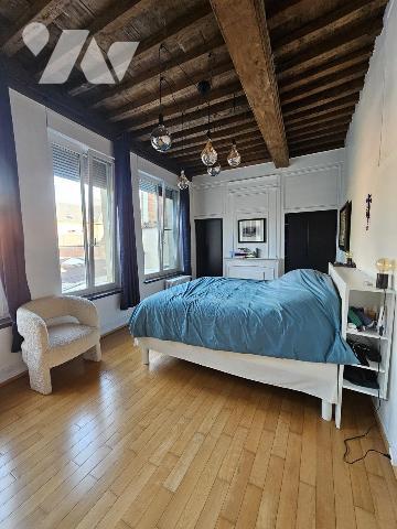 VIEUX-LILLE SUPERBE MAISON DE CARACTERE DU 17 EME AVEC JARDIN