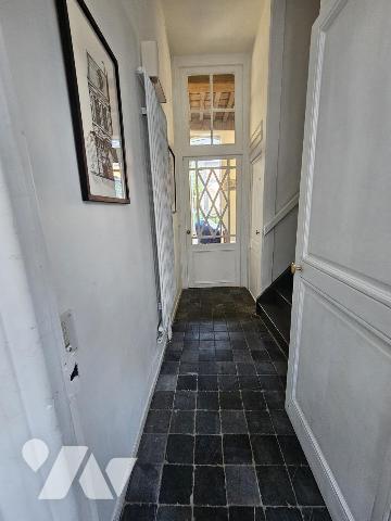 VIEUX-LILLE SUPERBE MAISON DE CARACTERE DU 17 EME AVEC JARDIN