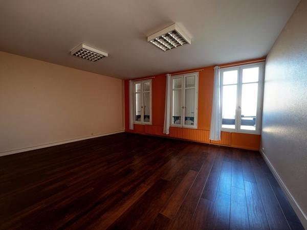 Immeuble en Pierre à Libourne 170m² 7 pièces