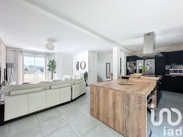 Maison traditionnelle 6 pièces de 98 m² à Breuillet (91650)