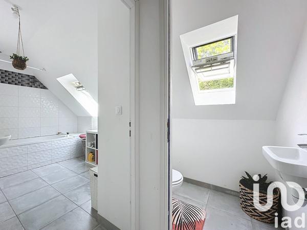 Maison traditionnelle 6 pièces de 98 m² à Breuillet (91650)