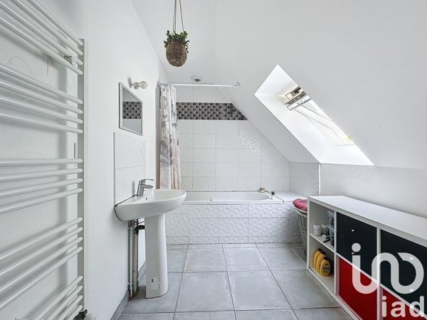 Maison traditionnelle 6 pièces de 98 m² à Breuillet (91650)