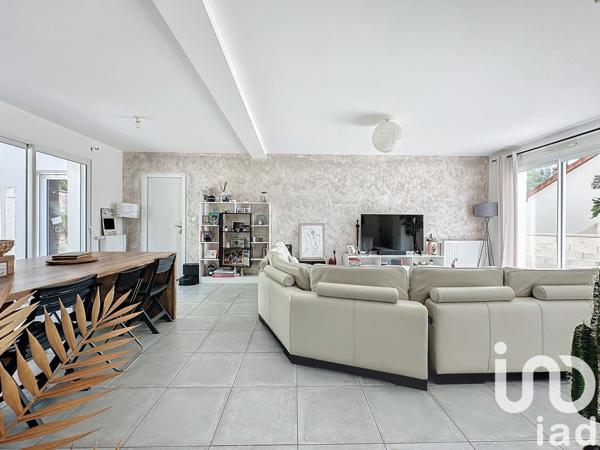 Maison traditionnelle 6 pièces de 98 m² à Breuillet (91650)