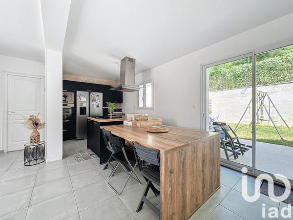 Maison traditionnelle 6 pièces de 98 m² à Breuillet (91650)