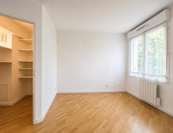 Appartement à vendre 390 000 € Saint-Cyr-l'École 4 p 76,9 m² DPE D