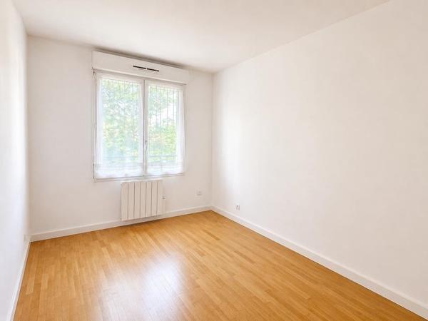 Appartement à vendre 390 000 € Saint-Cyr-l'École 4 p 76,9 m² DPE D
