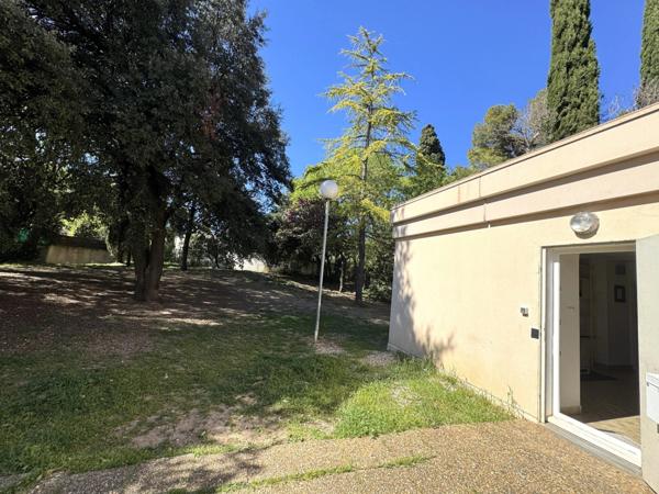 Appartement à vendre 3 pièces COMME UNE PETITE MAISON A AIGULONGUE