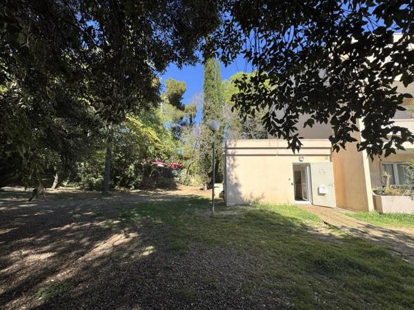Appartement à vendre 3 pièces COMME UNE PETITE MAISON A AIGULONGUE