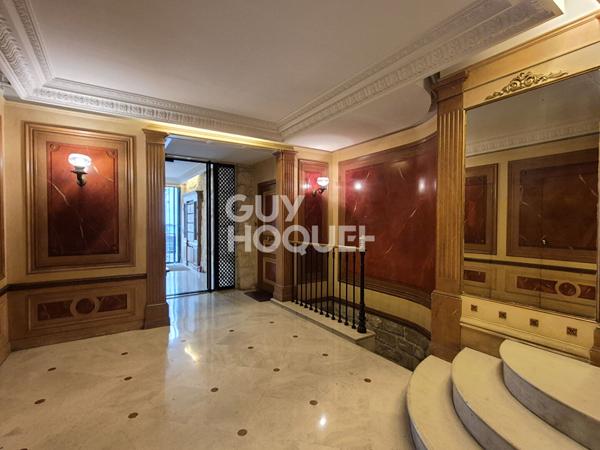 Très beau studio avec terrasse - Village des Abbesses