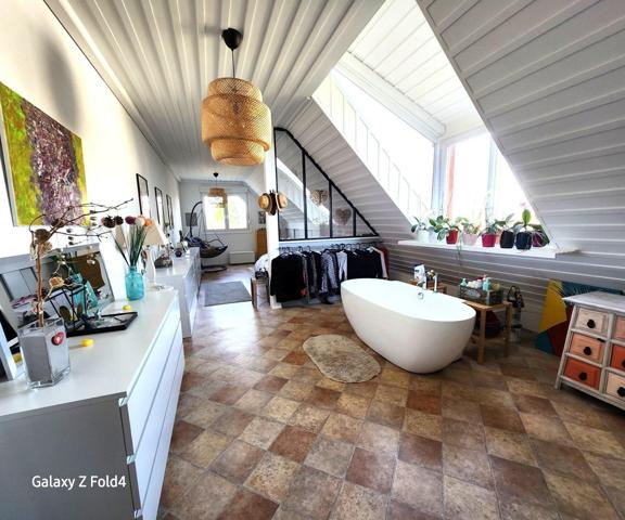 Bel appartement de 160 m² avec double garage, vue dégager