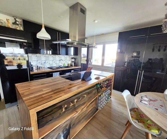 Bel appartement de 160 m² avec double garage, vue dégager