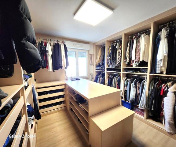 Bel appartement de 160 m² avec double garage, vue dégager