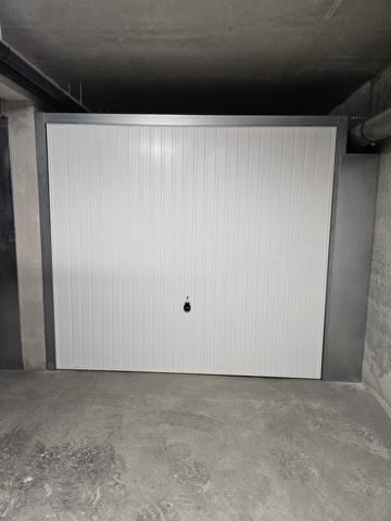 Garage de  12.2 m² – Résidence récente – Antibes
