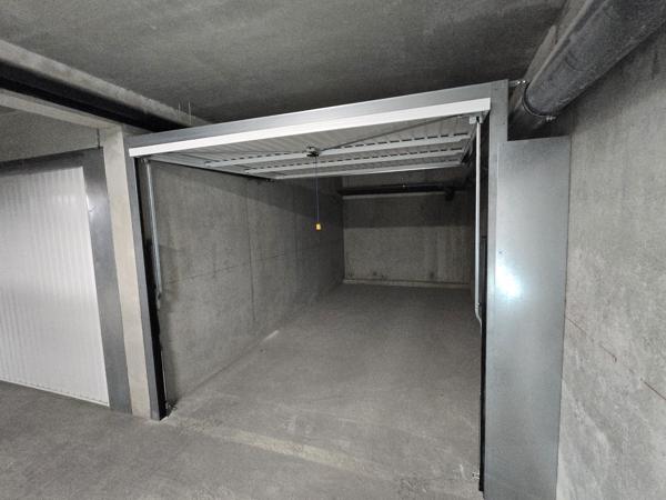 Garage de  12.2 m² – Résidence récente – Antibes