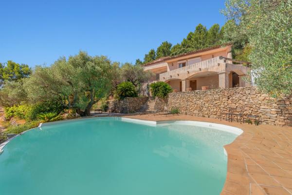 Vente Maison de luxe La Farlède 7 Pièces 220 m²