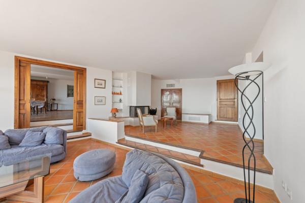 Vente Maison de luxe La Farlède 7 Pièces 220 m²