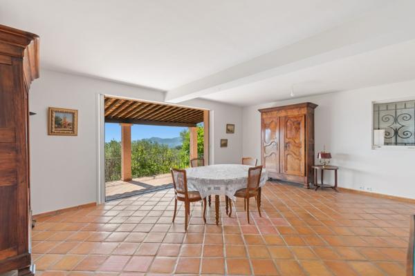 Vente Maison de luxe La Farlède 7 Pièces 220 m²