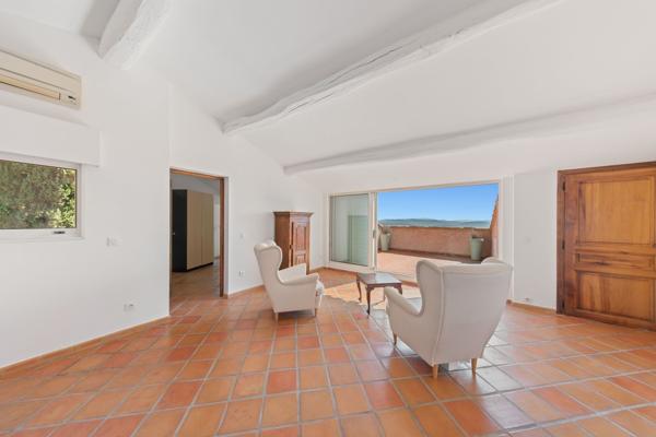 Vente Maison de luxe La Farlède 7 Pièces 220 m²