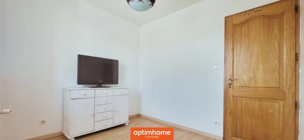 Maison 2 chambres 1 bureau avec piscine dans un secteur calme et recherché