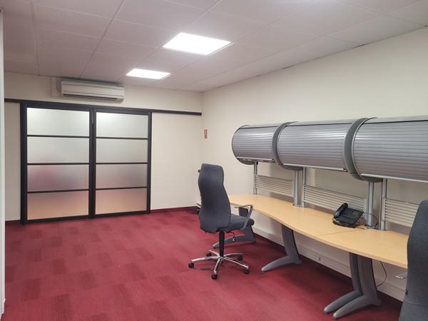 A VENDRE - Local d'activité / bureaux / entrepôt 759 m² - Nantes Sud / Haute-Goulaine ? Parking ? Terrain 4000 m²