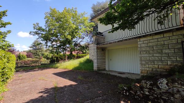 CHATELLERAULT  SUD- VILLA 7 CHAMBRES - BORD RIVIERE