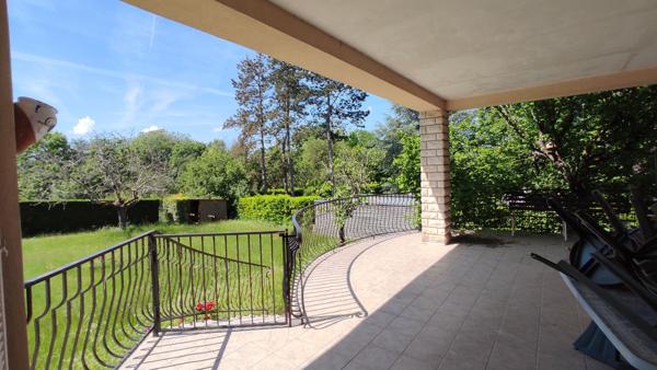 CHATELLERAULT  SUD- VILLA 7 CHAMBRES - BORD RIVIERE