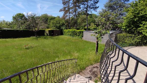 CHATELLERAULT  SUD- VILLA 7 CHAMBRES - BORD RIVIERE