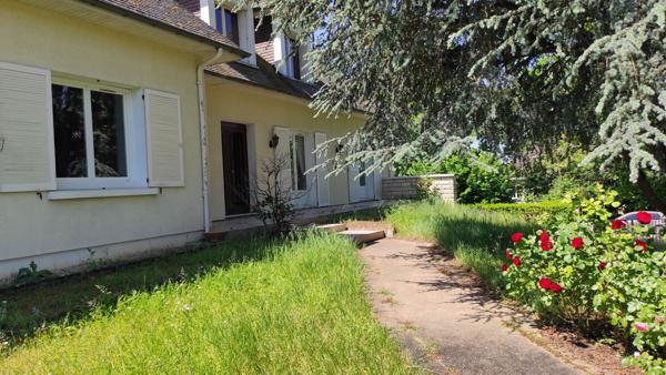 CHATELLERAULT  SUD- VILLA 7 CHAMBRES - BORD RIVIERE