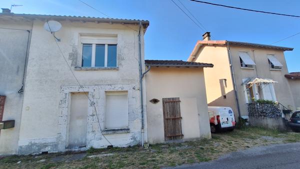 Maison
         4 pièces
        - 115 m² 49 900 € *