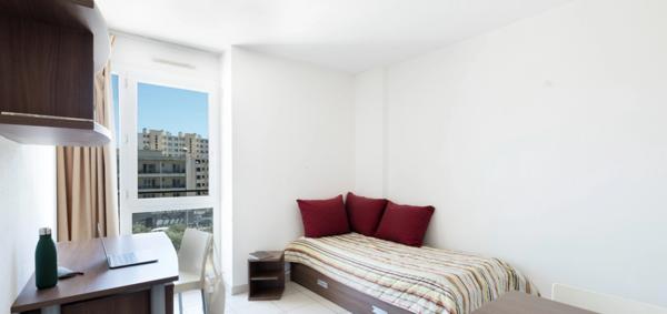 Toulon (83), proche campus universitaire, centre-ville et plages, idéal investisseur, T1 en résidence étudiante.