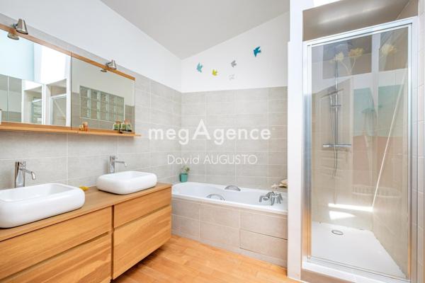 Maison à Tassin-la-Demi-Lune, 69160 - 5 pièces 121m²