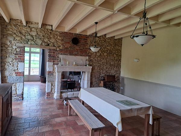 A VENDRE - MAISON DE CHARME RENOVEE A MANSIGNE